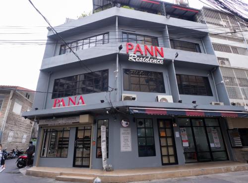Pastatas, kuriame yra šie užmiesčio svečių namai