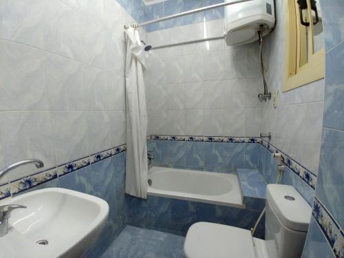 Sun Hostel Cairoにあるバスルーム