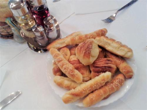 Comida en o cerca de este hotel