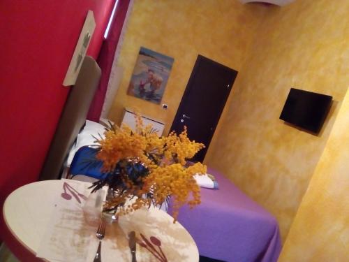 Televisyen dan/atau pusat hiburan di Lorenzo B&B