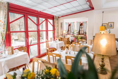 Hotel Sonnalm - SPA,Idyll,Diningにあるレストランまたは飲食店