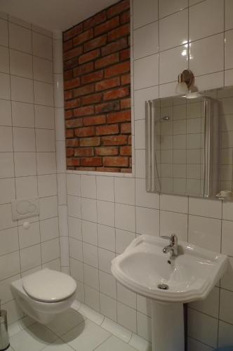 Phòng tắm tại Dworek Pod Wiechą