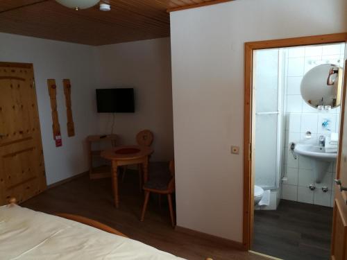 Koupelna v ubytování Schwarzwaldgasthaus Salenhof