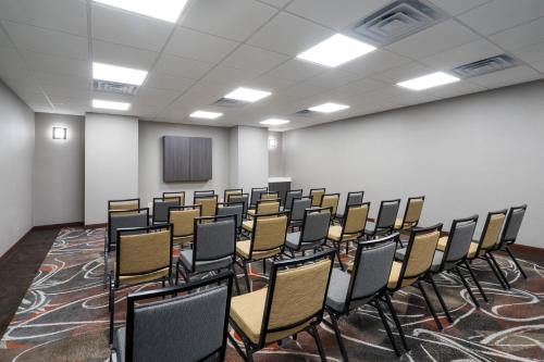 Zona business o sala conferenze di Baymont by Wyndham Clarksville