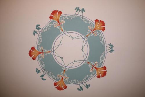 a drawing of a heart with flowers at Aretusa Vacanze B&B in Siracusa