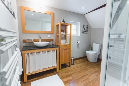 Ένα μπάνιο στο Hissla Riquewihr Apartments
