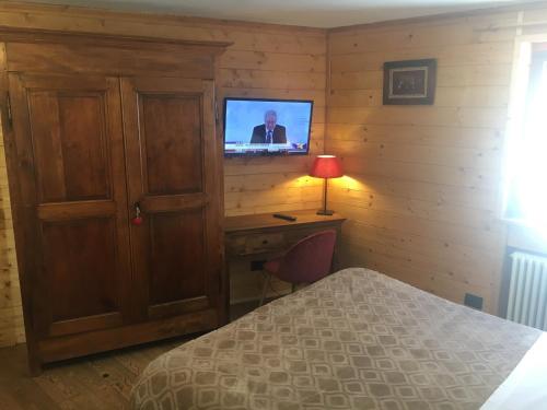 Télévision ou salle de divertissement dans l'établissement B&B Gressoney