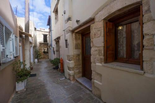 Dimitra's House in Old Town