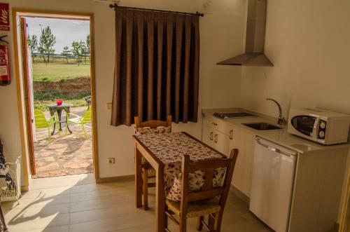 Кухня или мини-кухня в Hotel Las Casitas
