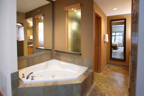 Afbeelding uit fotogalerij van Platinum Suites Resort - Vacation Rentals in Canmore