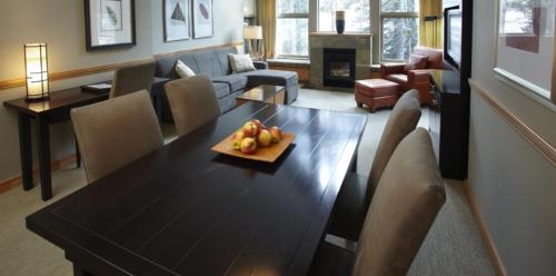 Ein Sitzbereich in der Unterkunft Platinum Suites Resort - Vacation Rentals
