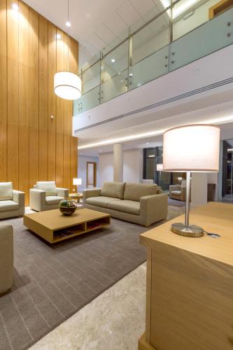 Ruang duduk di Delta Hotel Apartments