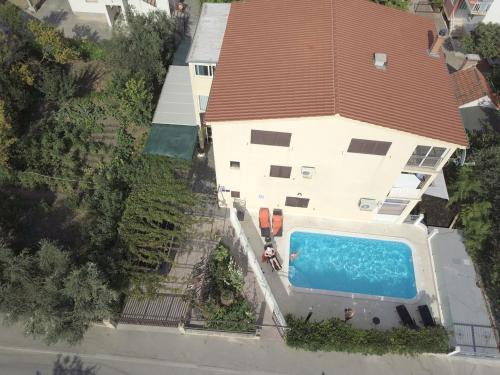 Villa Olivia - Beach & Pool Apartments near Split & Trogir
