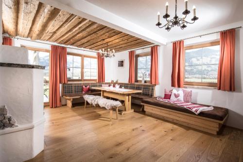 Fotografie z fotogalerie ubytování Chalets Aue v destinaci Hart im Zillertal