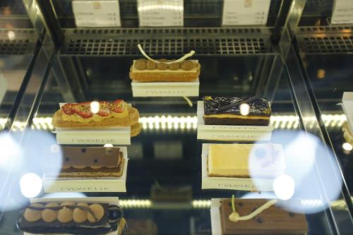 Makanan di atau berdekatan hotel
