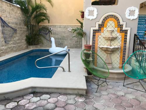 Басейн в Suites Fenicia або поблизу