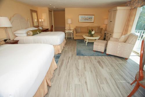 Anchor In Hotel - Hyannis, MAにあるベッド