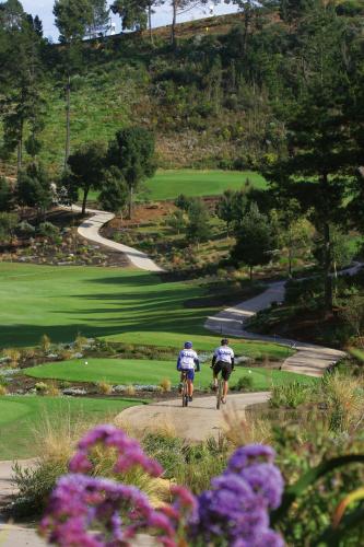 Golf v hotelu nebo okolí