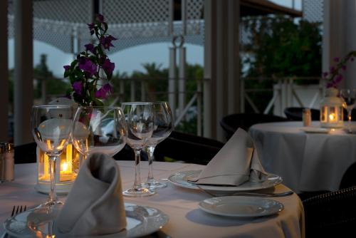 Restaurace v ubytování Exe Las Adelfas