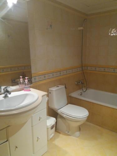 Et badeværelse på Benicasim Primera Linea