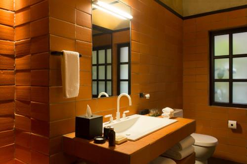 Downtown Mexico, a Member of Design Hotels tesisinde bir banyo