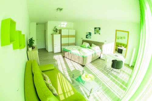 Postel nebo postele na pokoji v ubytování Gästehaus Haiminger ehemalig Schmelz