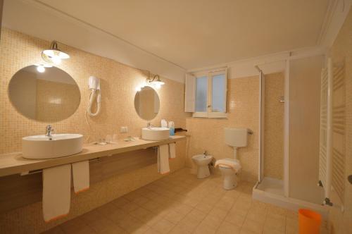 Bagno di Centro Sicilia Rooms-Suites & Terrace