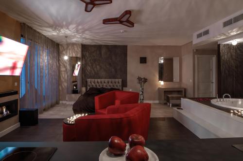 Φωτογραφία από το άλμπουμ του sky CHOCOLATE jacuzzi sauna 30 FLOOR σε Κλάιπεντα