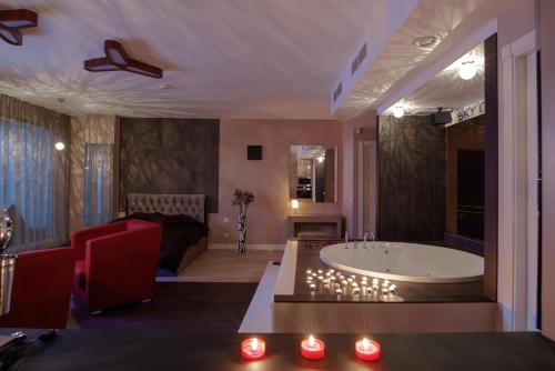 Φωτογραφία από το άλμπουμ του sky CHOCOLATE jacuzzi sauna 30 FLOOR σε Κλάιπεντα