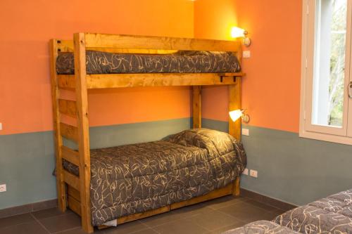 Bunk bed o mga bunk bed sa kuwarto sa B&B Bortolino