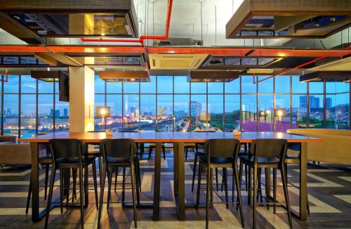 Restaurace v ubytování Bespoke Hotel Puchong