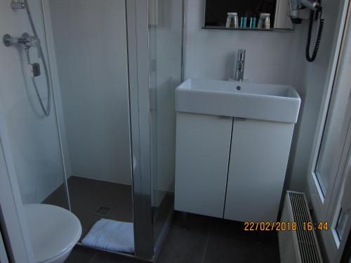 Un baño de L'Amiral