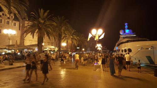 Apartments Zuzul - Trogir