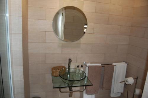 Un baño de Maple Manor