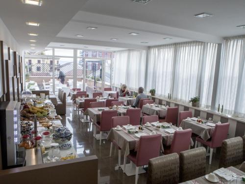 En restaurang eller annat matställe på Hotel San Pietro
