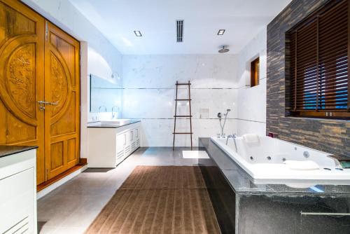 Phòng tắm tại Baan Jintana