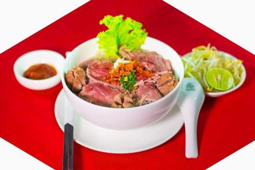 Makanan di atau berdekatan hotel