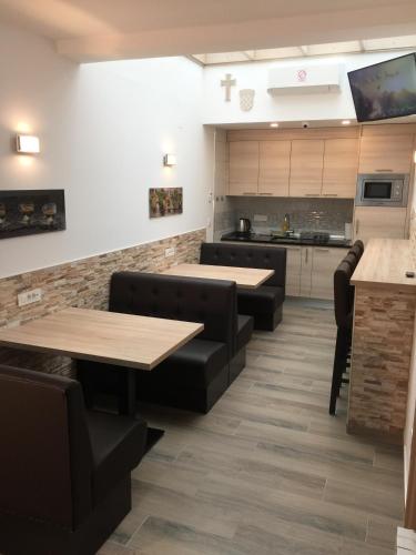 Sobe-Rooms Kvatric