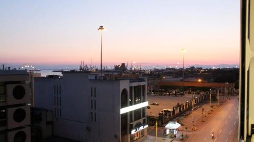Alba o tramonto visti dall'interno dell'appartamento o dai dintorni