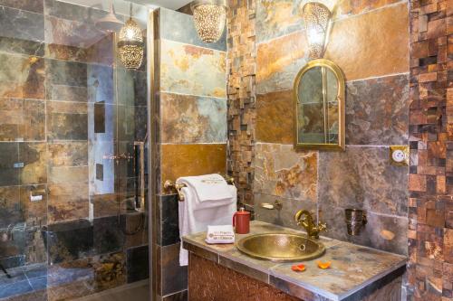 Gallery image of Riad SPA "Les Portes de l'Orient" TOURS in Tours