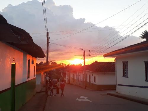 Blick auf den Sonnenuntergang/Sonnenaufgang von der Pension aus oder aus der Nähe
