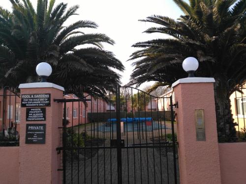 Φωτογραφία από το άλμπουμ του 57 New Esplanade Court, Beach Close By Pool View σε Paignton