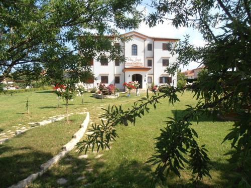 Zahrada ubytování Villa Linet with garden