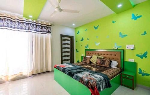 Posteľ alebo postele v izbe v ubytovaní Friends Home Stay - Agra