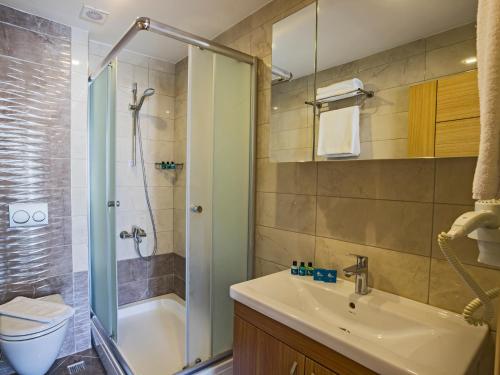 Ένα μπάνιο στο Alesha Suite Otel