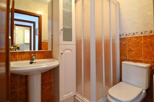 Koupelna v ubytování Teranyina - Casa piscina privada
