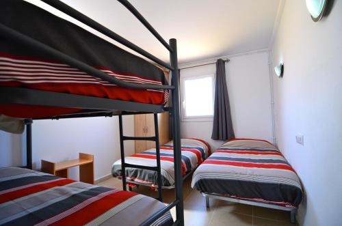 Postel nebo postele na pokoji v ubytování Teranyina - Casa piscina privada
