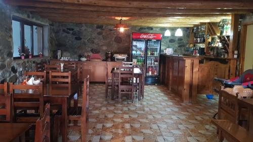 Restaurace v ubytování Manoni Ratiani's Guesthouse