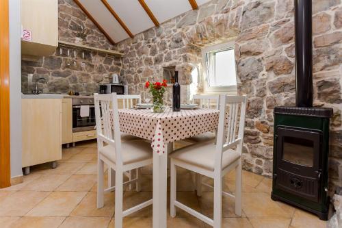 Η κουζίνα ή μικρή κουζίνα στο House Gordana