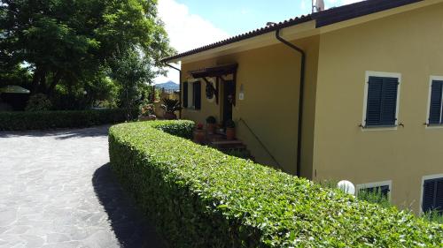 Taman di luar B&B La Valle
